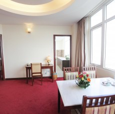 EXECUTIVE SUITE